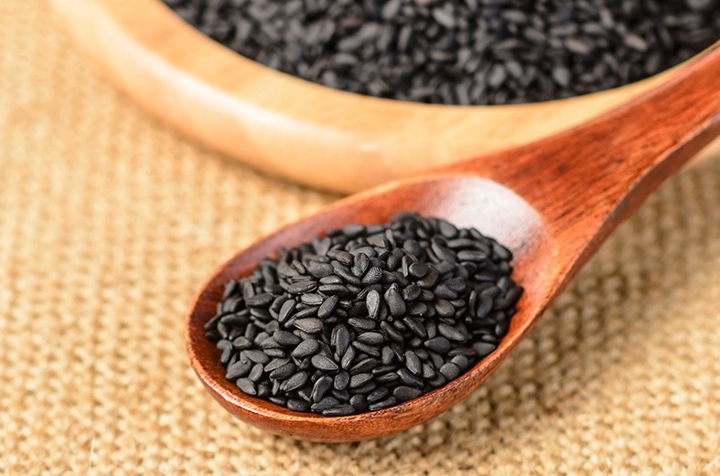 The Health Benefits of Organic Black Sesame Seeds